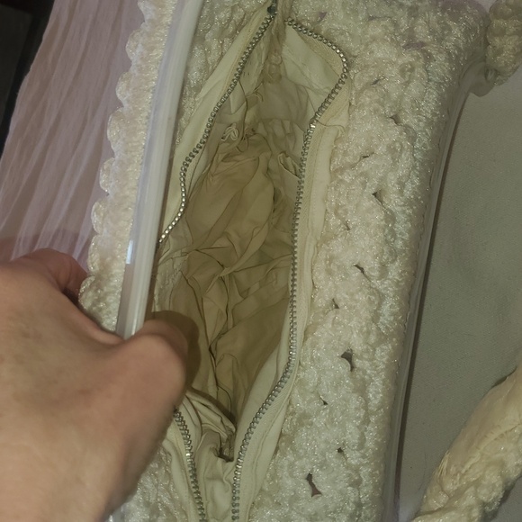 Vintage Handmade Elegant White Macrame Crocheted Shoulder Bag - Picture 7 of 10